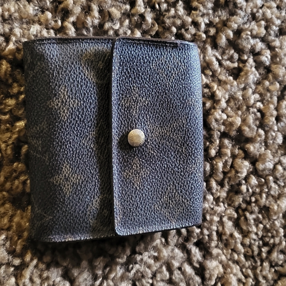 Small vintage Louis Vuitton Wallet